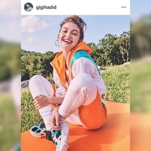 Reebok Classic AZTREK DOUBLE X GIGI HADID